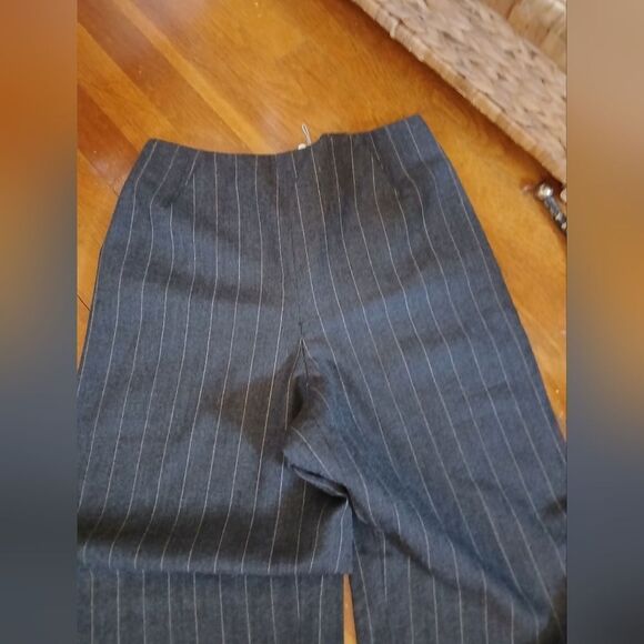 Joan & David Gray Wide Leg Trousers with Pinstripe Design Size 6 - Picture 2 of 8